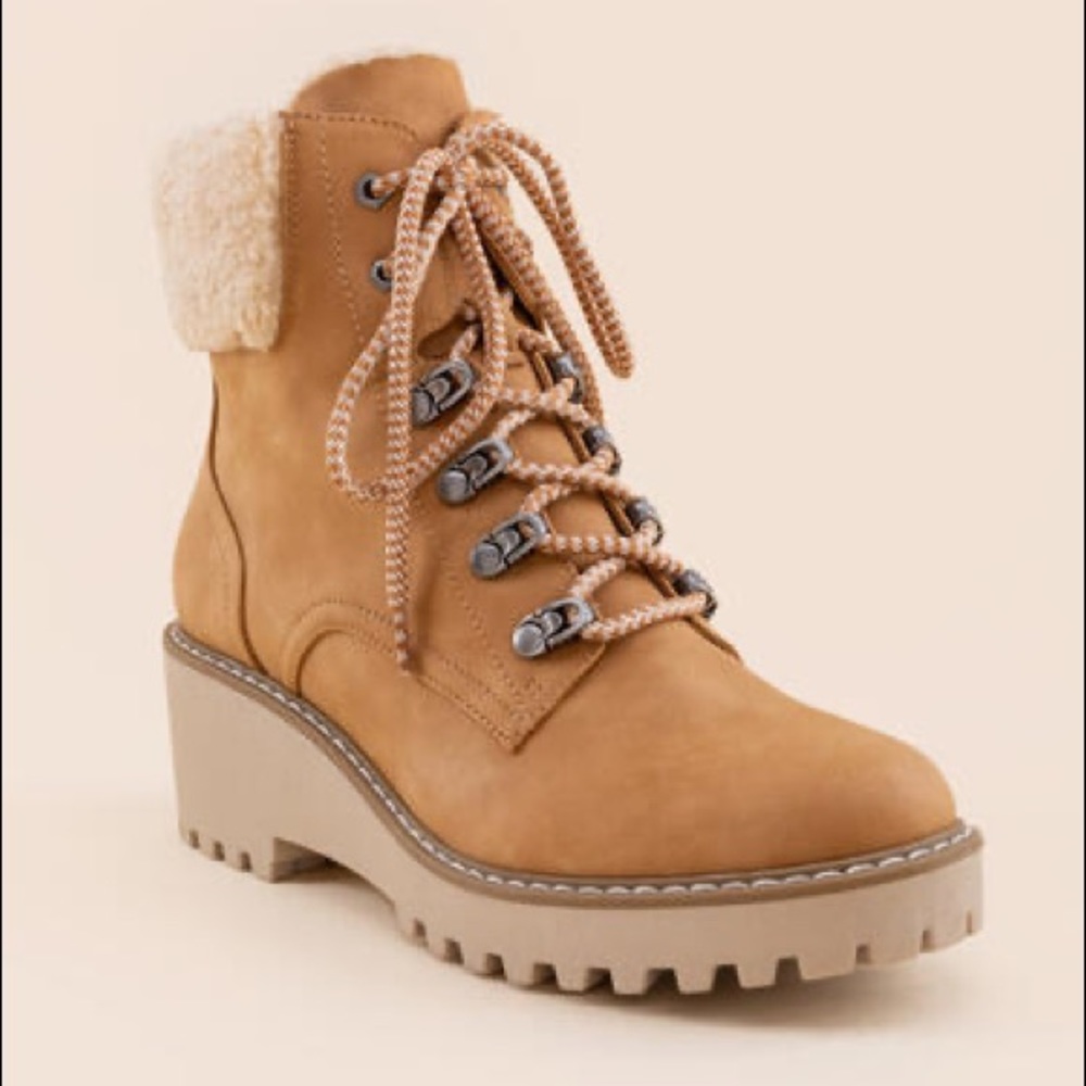 ✨NEW✨ Dolce Vita Fur Trim Boots